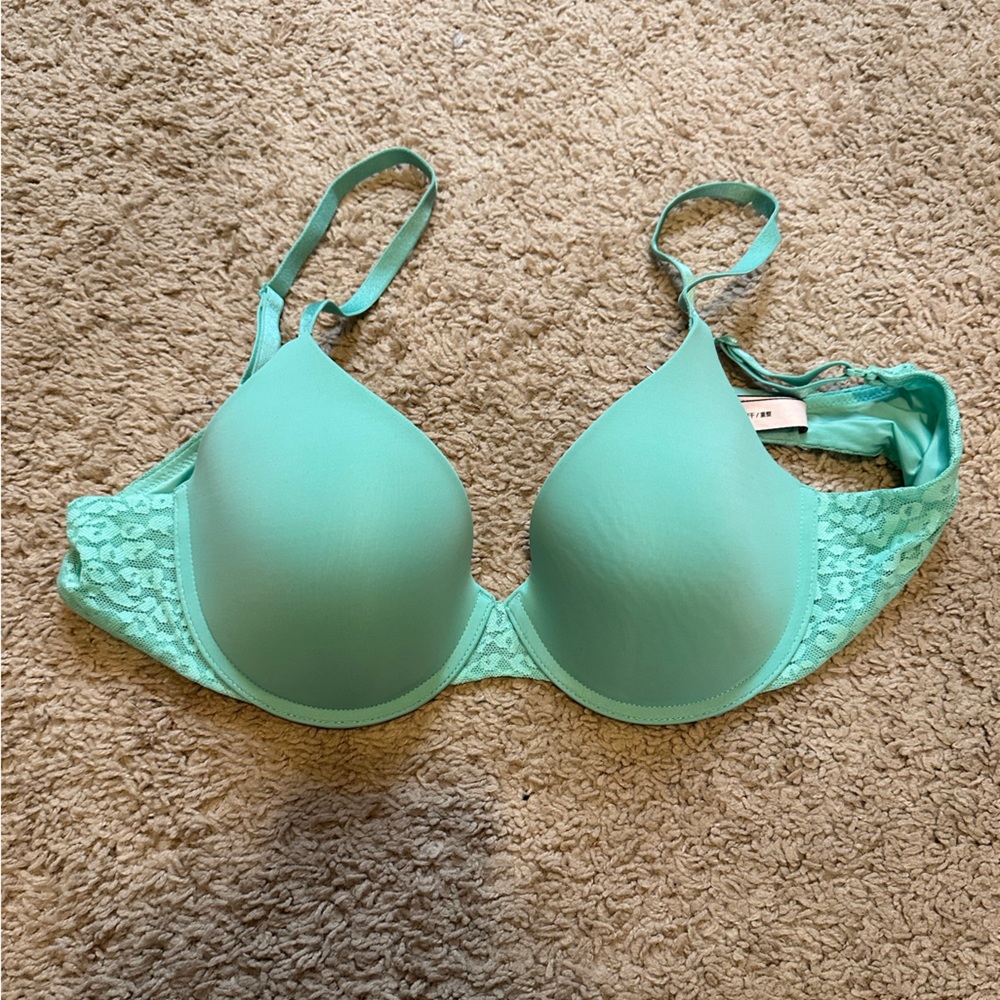 Victoria’s Secret T-Shirt Bra 34C